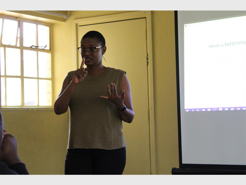 Zanele Zwane presenting Saftipin.jpg